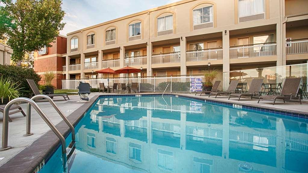 Best Western Plus Rancho Cordova Inn Зручності фото
