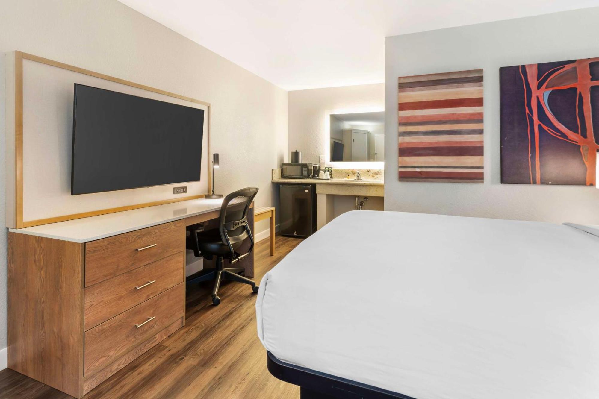 Best Western Plus Rancho Cordova Inn Екстер'єр фото