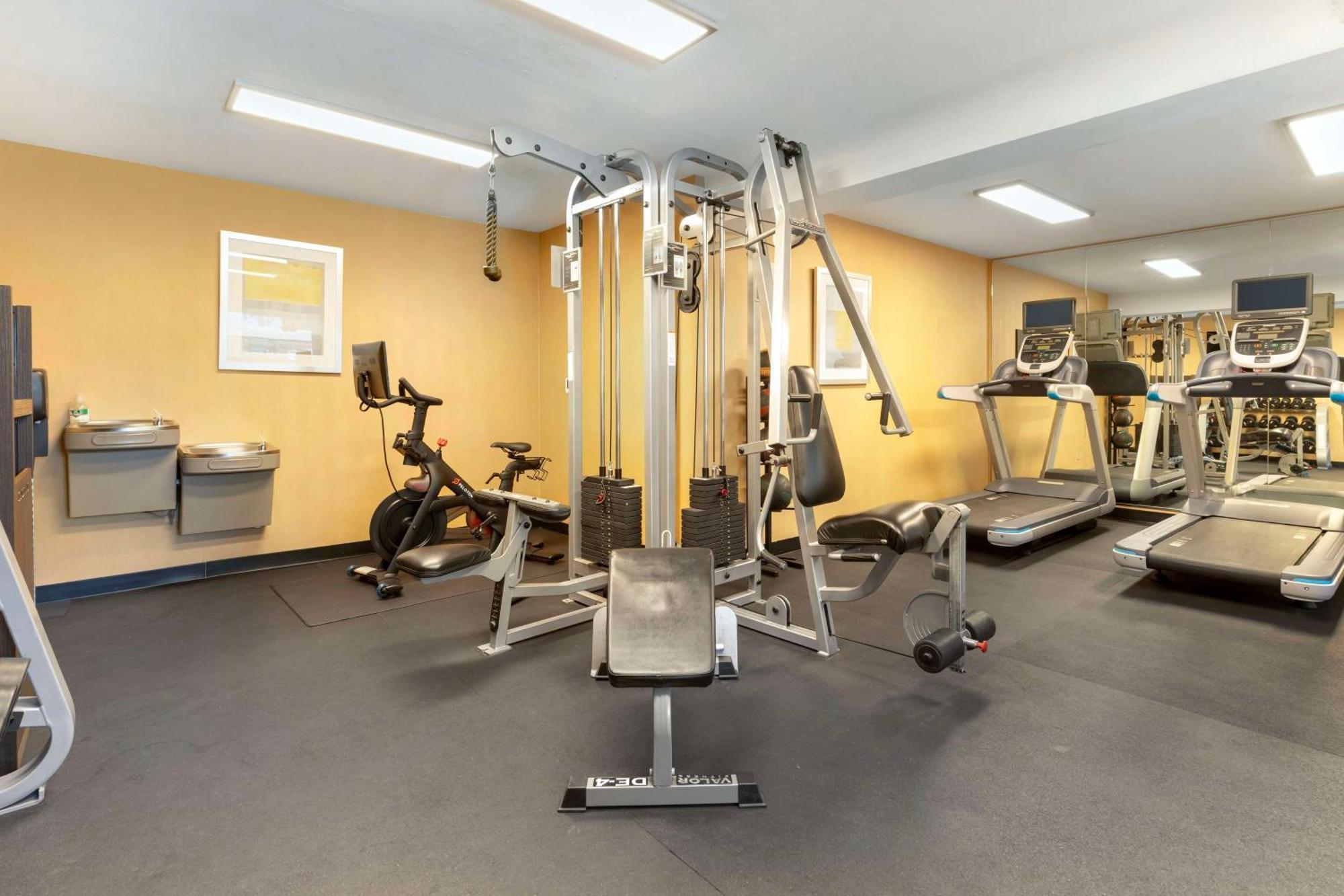 Best Western Plus Rancho Cordova Inn Екстер'єр фото