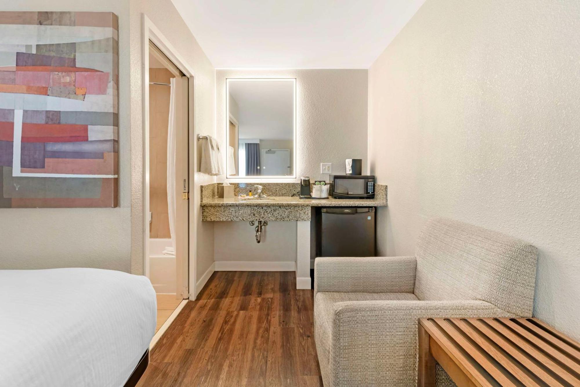 Best Western Plus Rancho Cordova Inn Екстер'єр фото