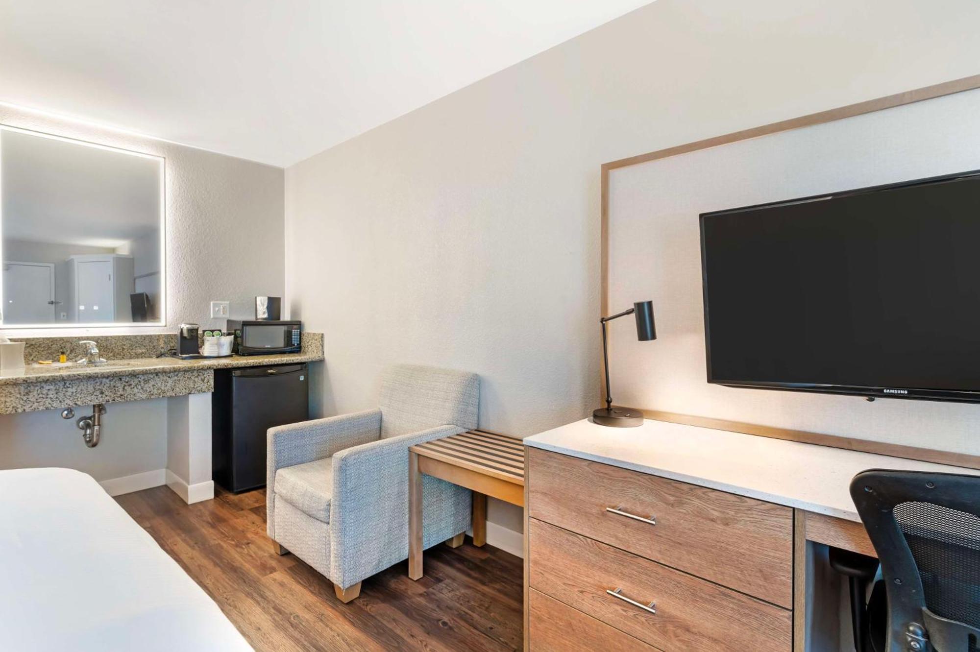 Best Western Plus Rancho Cordova Inn Екстер'єр фото