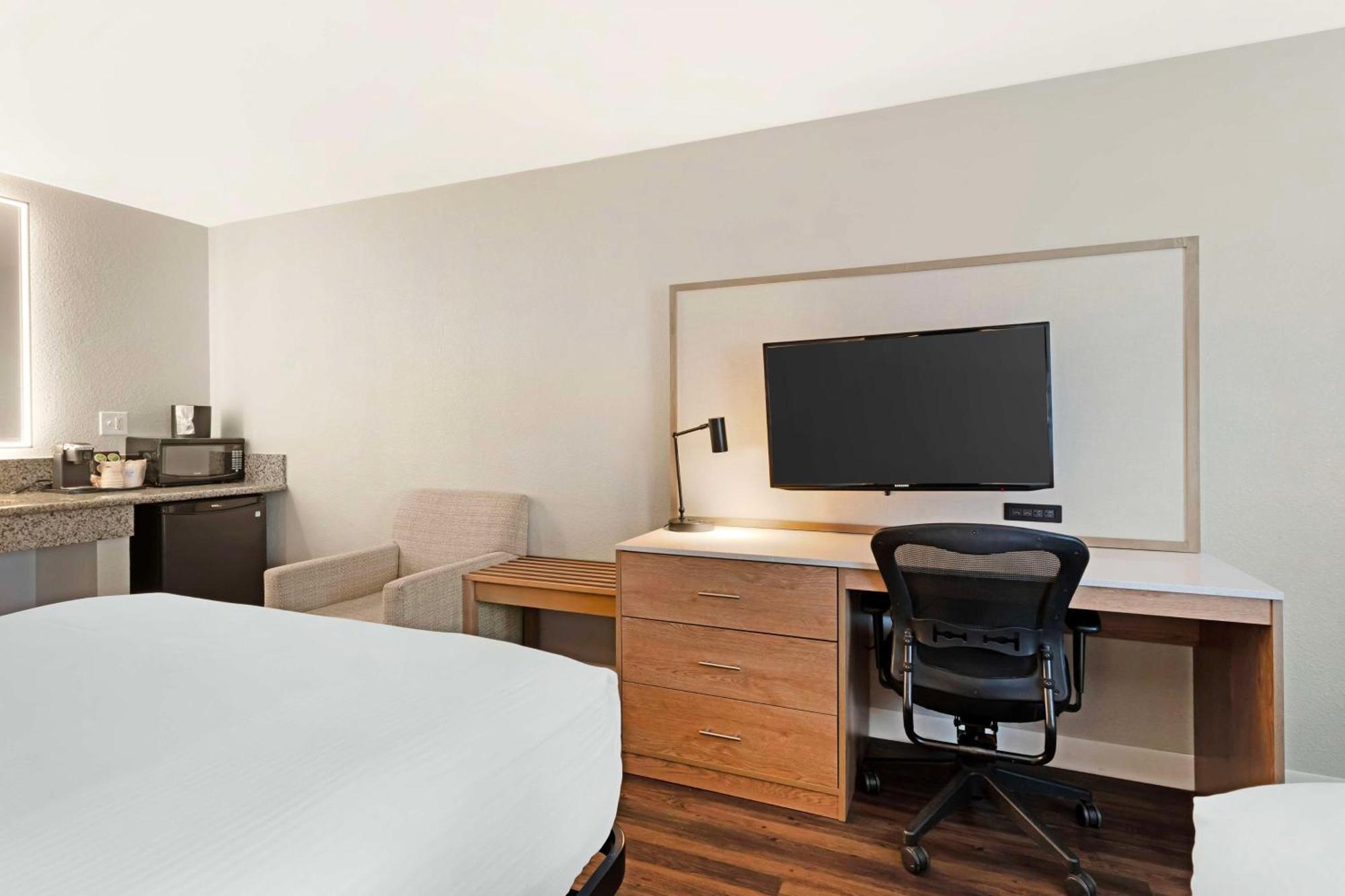 Best Western Plus Rancho Cordova Inn Екстер'єр фото
