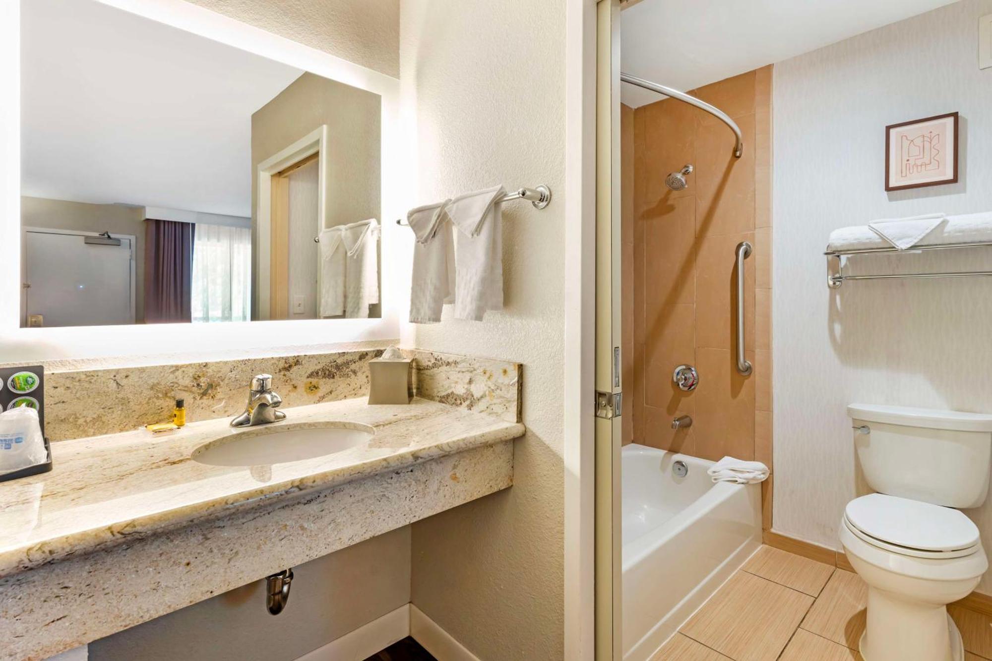 Best Western Plus Rancho Cordova Inn Екстер'єр фото