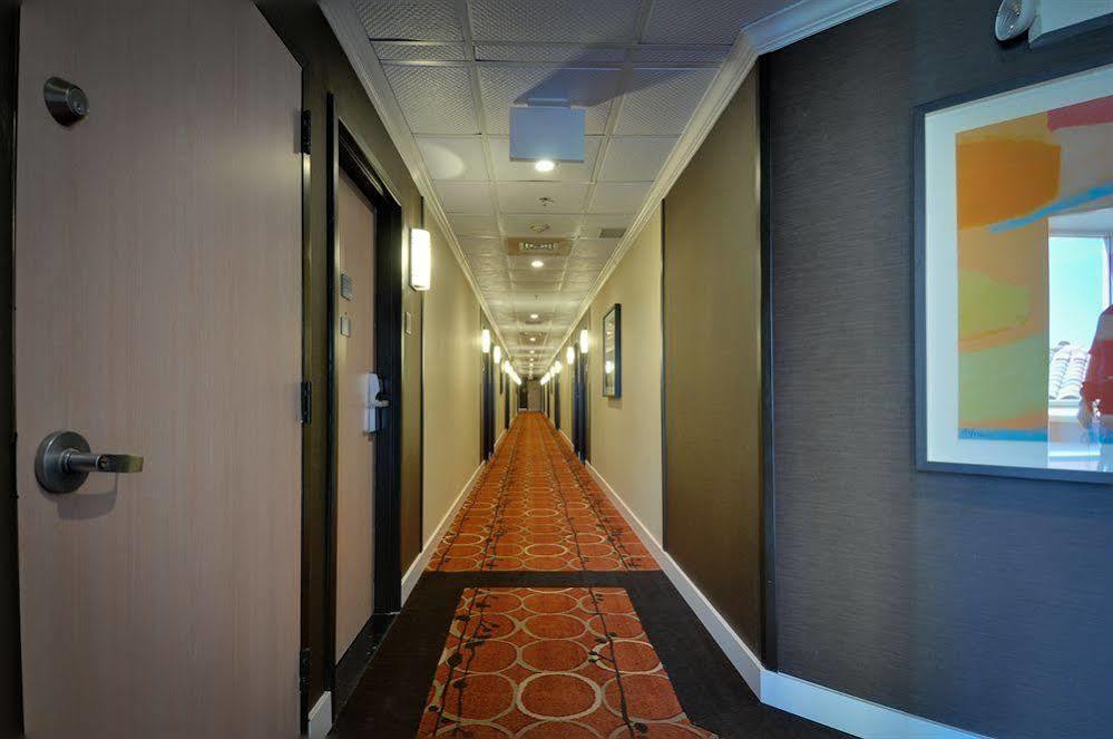 Best Western Plus Rancho Cordova Inn Екстер'єр фото