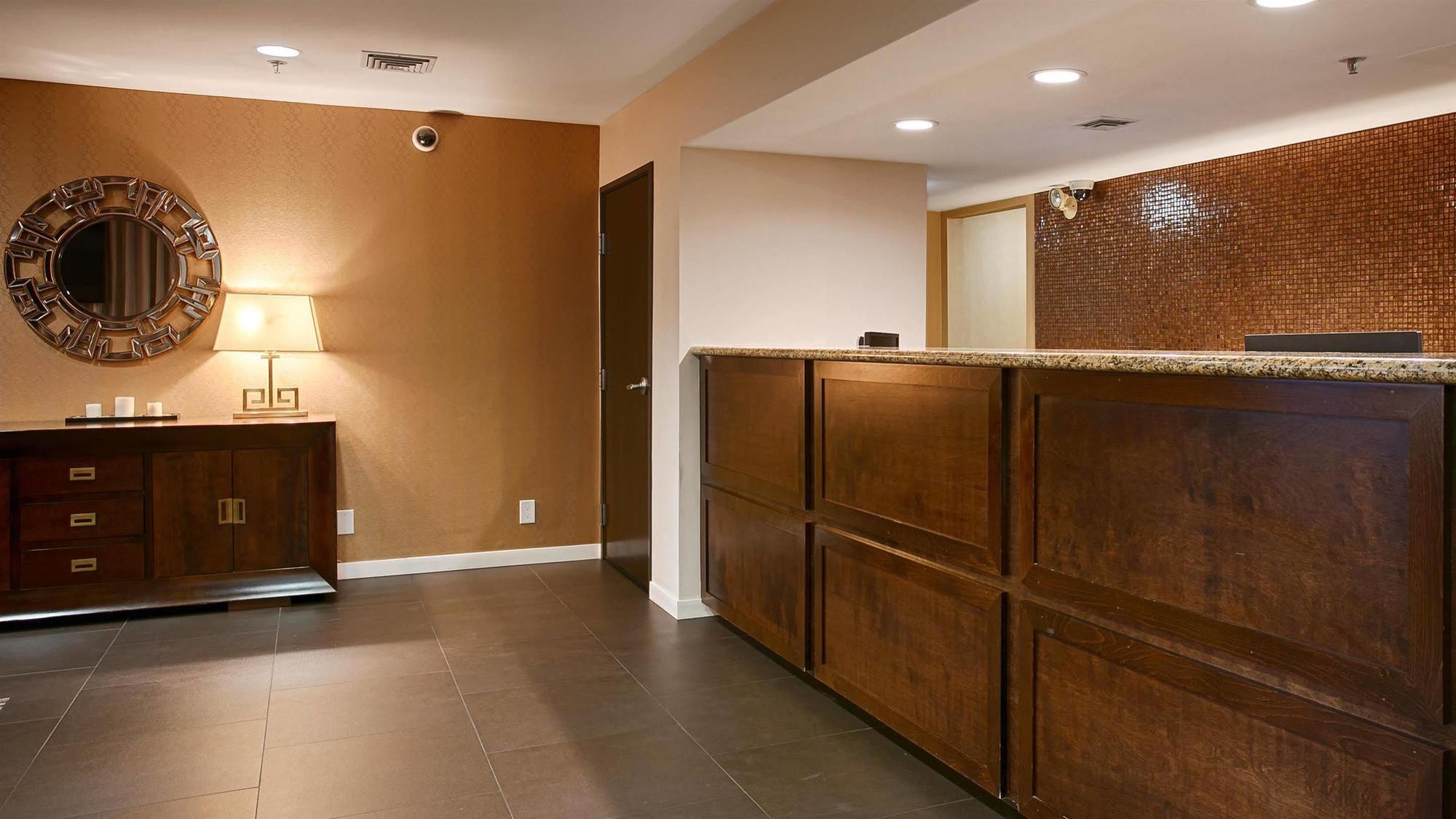 Best Western Plus Rancho Cordova Inn Екстер'єр фото