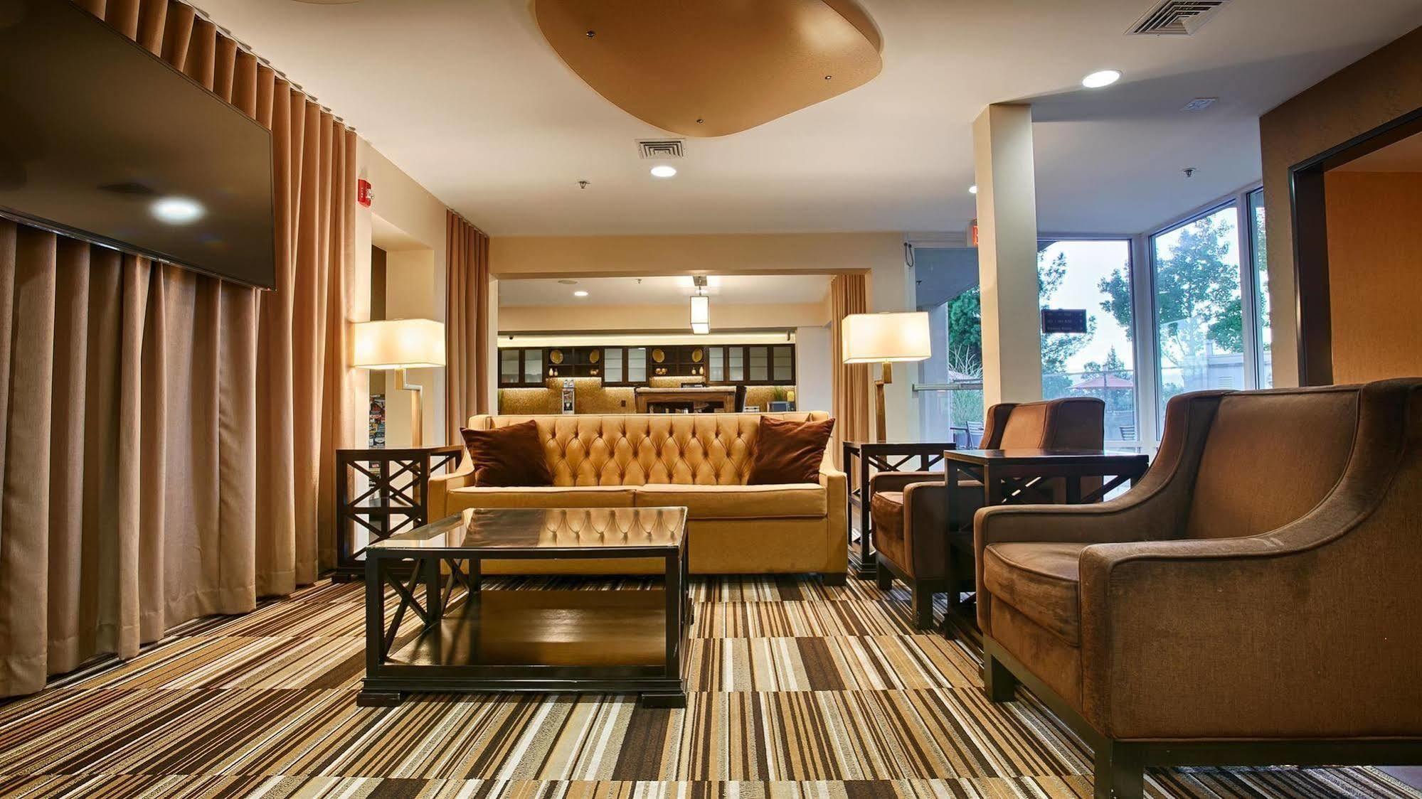 Best Western Plus Rancho Cordova Inn Екстер'єр фото