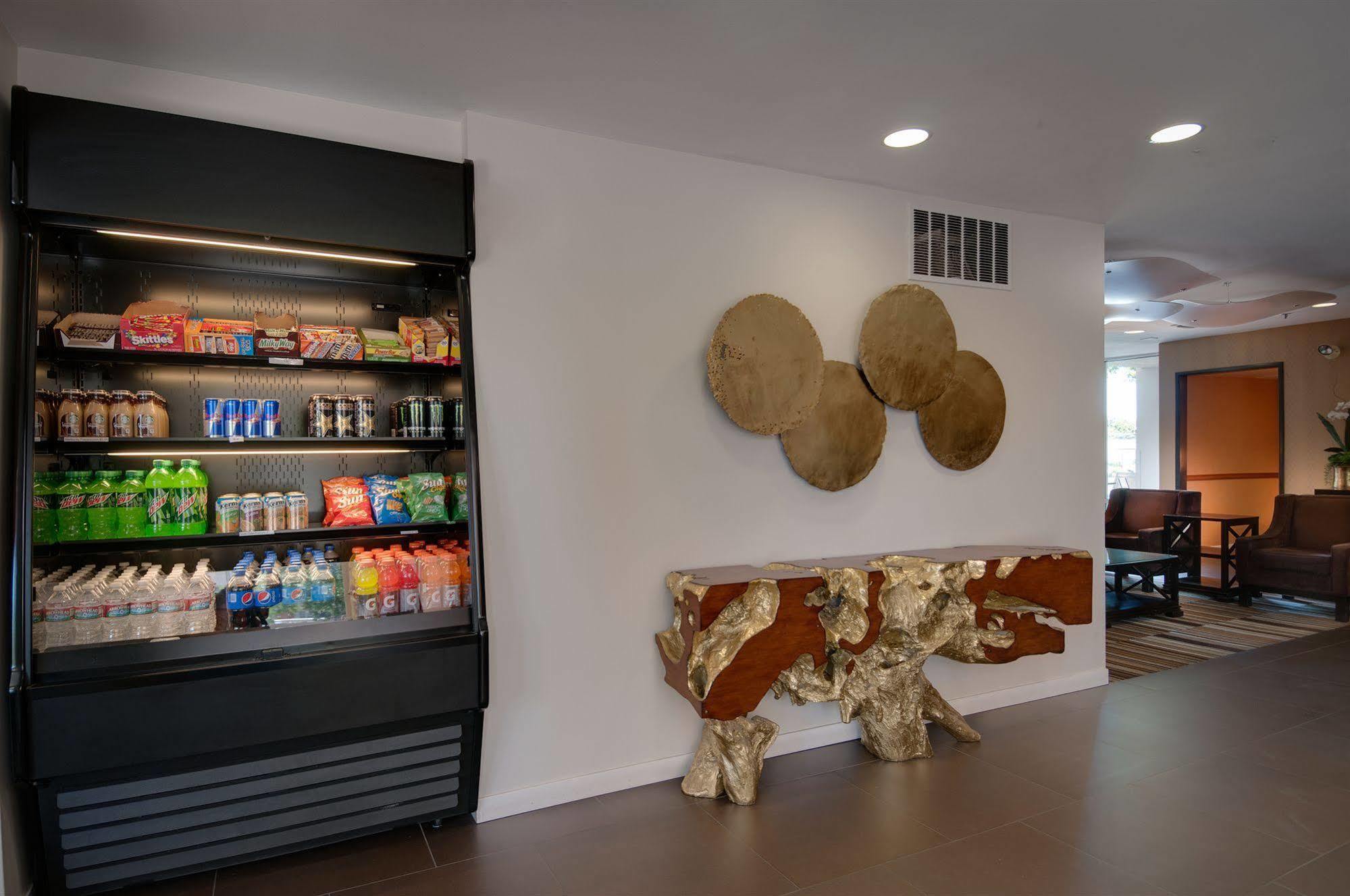Best Western Plus Rancho Cordova Inn Екстер'єр фото