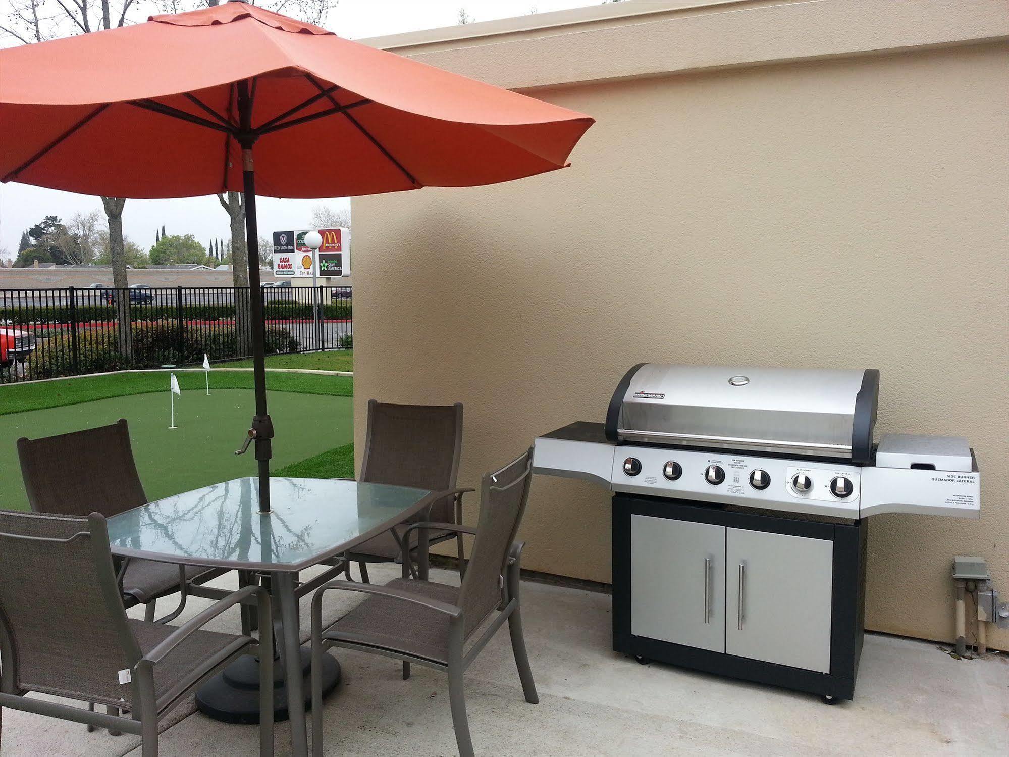 Best Western Plus Rancho Cordova Inn Екстер'єр фото
