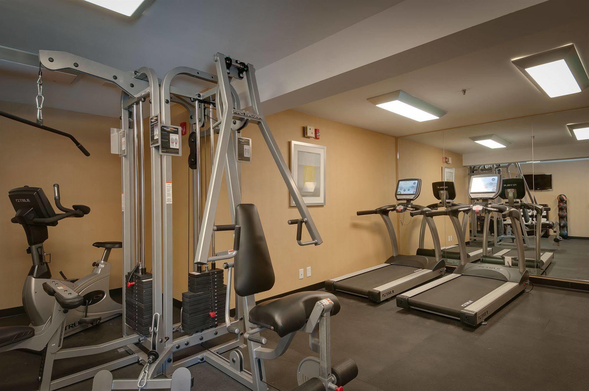 Best Western Plus Rancho Cordova Inn Екстер'єр фото