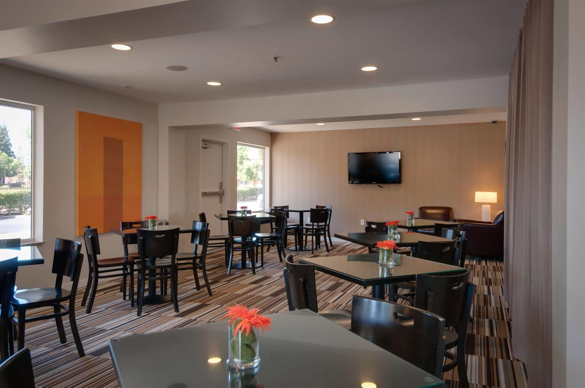 Best Western Plus Rancho Cordova Inn Екстер'єр фото